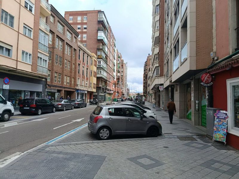 Foto d3b0963b-e505-44ee-ba38-aca59307b9ca. Aparcament cotxe a Caño Argales Valladolid