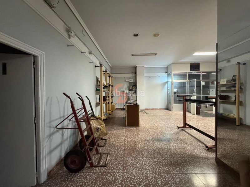 Foto 92e5f69a-51e2-41ea-abd6-2652f4f01372. Local comercial a Circular Valladolid