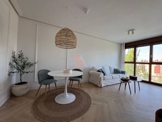 Miete Etagenwohnung  De zamora. Piso en alquiler en semicentro, 1 dormitorio.
