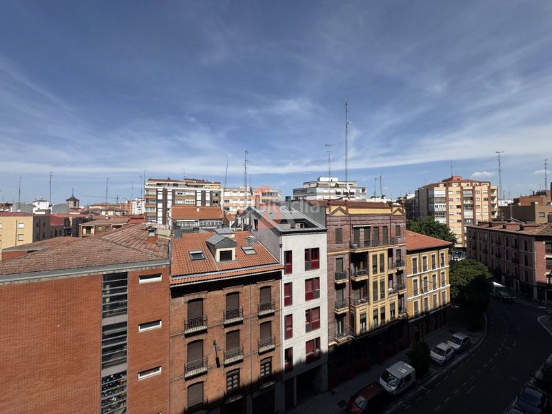 Foto 768b65f0-d6b7-4868-a37c-f42dfc6ada24. Pis amb calefacció aparcament a Caño Argales Valladolid