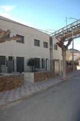 Aparcament cotxe a Colera. Garaje en el  edificio jard de colera