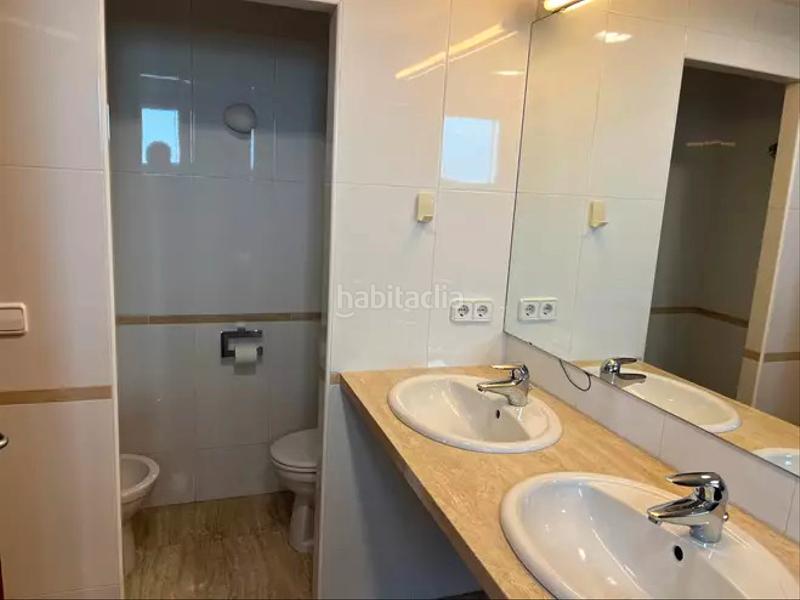 Foto 210460cc-b111-4dec-9f68-bdb3ae706f95. Pis amb calefacció aparcament piscina a Eixample Sud-Migdia Girona