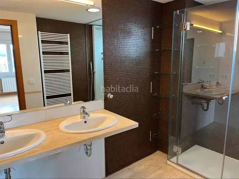 Foto 5a1f6718-47d0-4739-af3f-55f0ec7088eb. Pis amb calefacció aparcament piscina a Eixample Sud-Migdia Girona