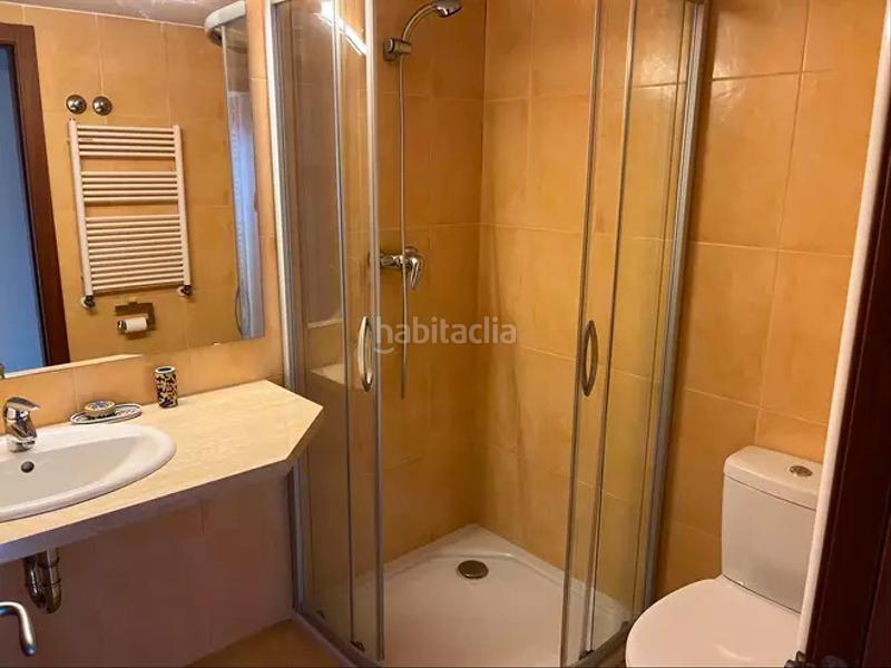 Foto bc570aad-7cd4-445c-ac9d-e8b364e76132. Pis amb calefacció aparcament piscina a Eixample Sud-Migdia Girona