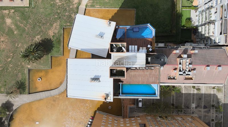 Foto e11f5a25-4758-4907-86ba-bf9dfebdb60a. Pis amb calefacció aparcament piscina a Eixample Sud-Migdia Girona