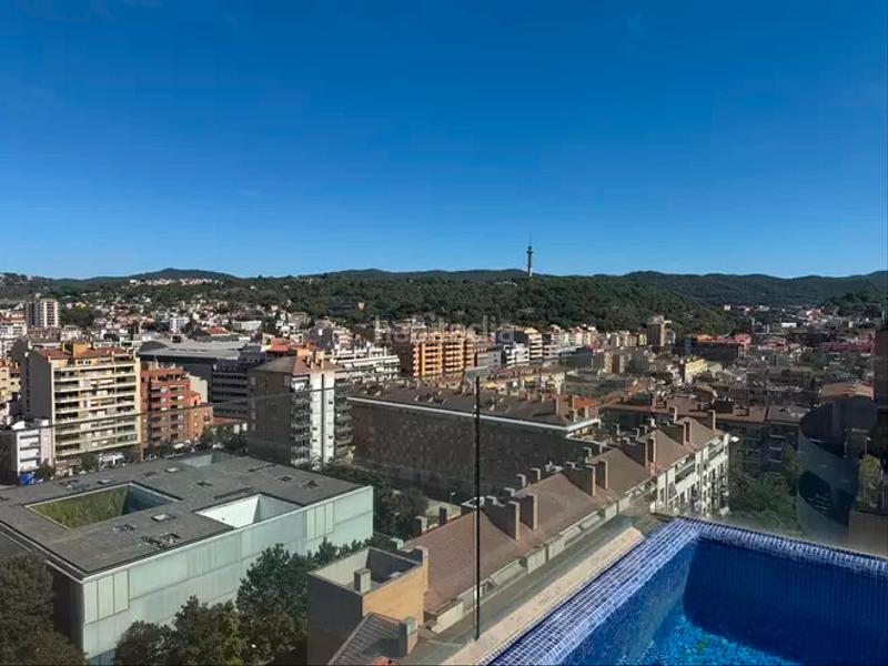 Foto f0696732-11d3-45a2-bf98-2a8e54cc6195. Pis amb calefacció aparcament piscina a Eixample Sud-Migdia Girona