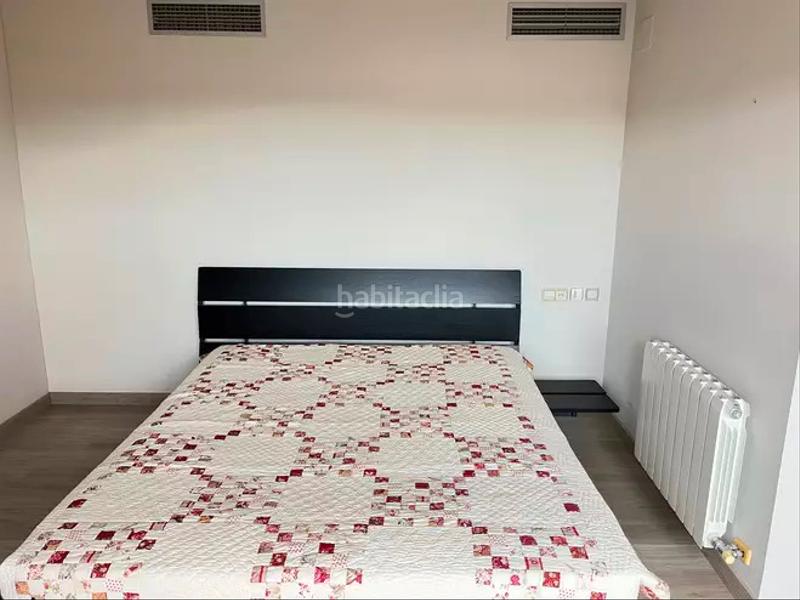 Foto f6a4aec4-96d1-4194-b592-f12717d29e34. Pis amb calefacció aparcament piscina a Eixample Sud-Migdia Girona