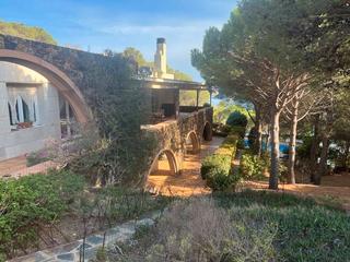 Maison à Colera. Magnífica propiedad ubicada en cala rovellada. con amplio terren