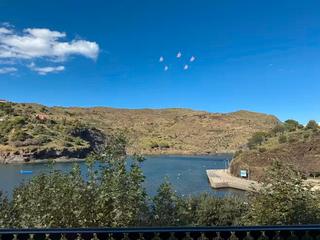 Lloguer Apartament a Portbou. Ático de 3 habitaciones en primera línea de mar, para alquiler t