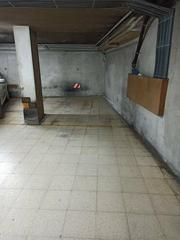 Parking coche en Eixample Nord. Plaza de parking en venta