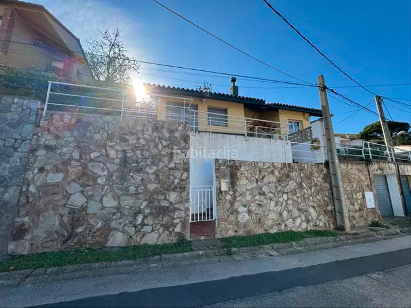 Foto 94546f15-11eb-405d-be96-b001188e3689. Casa  pareada con amplia terraza en Colera