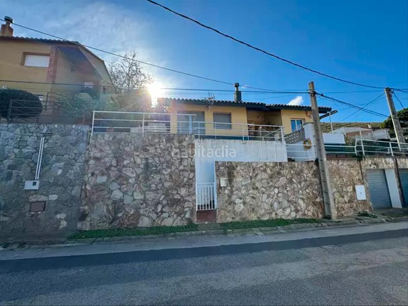 Foto e6b86894-af98-4622-9731-b171e85c4d39. Casa  pareada con amplia terraza en Colera