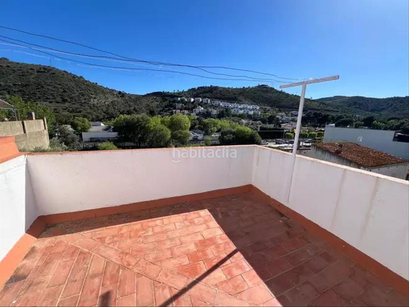 Foto d2109a3c-f988-4b4c-9044-54496835dd0d. Piso en francesc ribera 33 piso de dos habitaciones en Colera