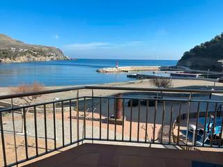 Appartement à Colera. Magnífico apartamento en primera línea de mar