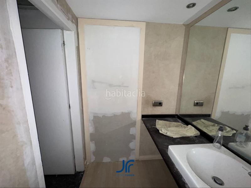 Foto 06d98c83-28b0-4791-9c06-afb36023336a. Lloguer local comercial a Eixample Nord Girona