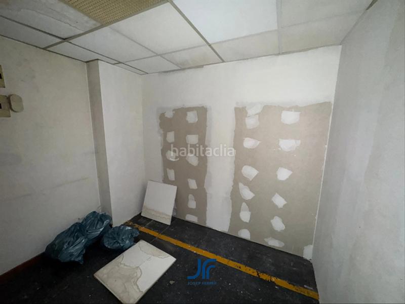 Foto 0c7baa7f-e702-439f-989e-b8d1d08d465c. Lloguer local comercial a Eixample Nord Girona