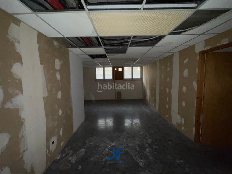 Foto 0237760a-a6f9-4164-99e4-9c9d1a0af22e. Location local commercial dans Eixample Nord Girona