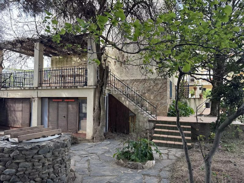 Foto 3ea3f742-e2ff-47ad-960b-8efa70f350f3. Casa a Colera
