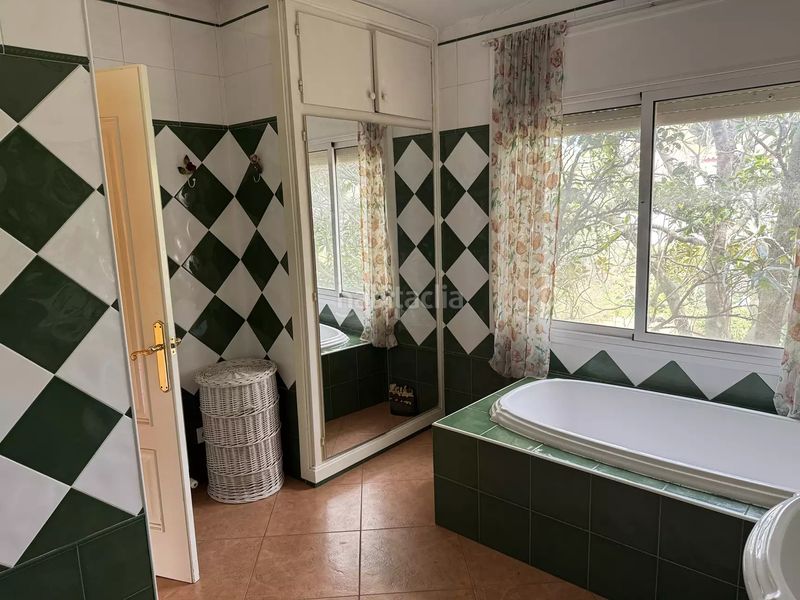 Foto b6cee95d-ea1e-4e90-884f-8b39163f251e. Casa a Colera