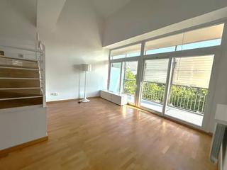 Lloguer Pis a Eixample Sud-Migdia. Piso de alquiler en casernes, delante del parc migdia