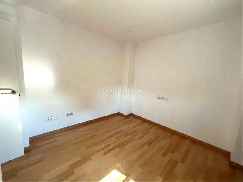 Foto d6a88699-3dd4-450d-b738-d6e8b5cac4b8. Alquiler piso  de alquiler en casernes, delante del parc migdia en Girona