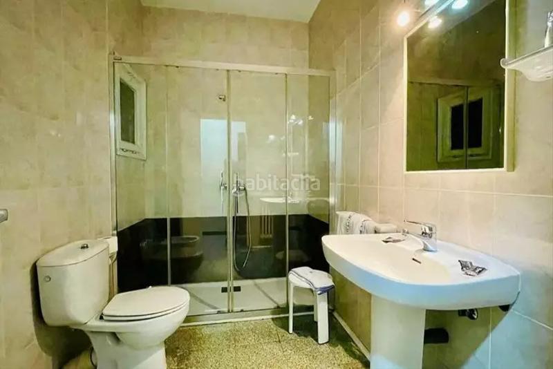 Foto 7b530afc-e83e-4432-abcb-8816799a1ef4. Masia amb piscina a Pont de Molins