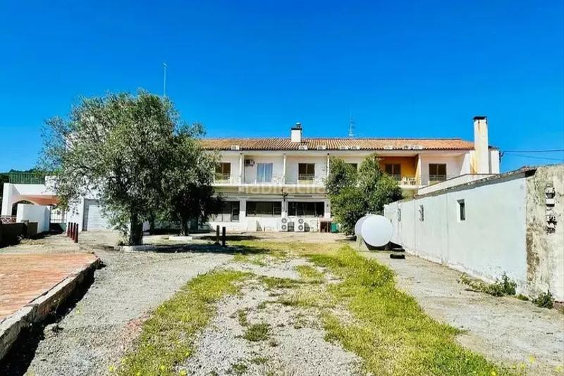 Foto ef706848-6aa4-49c9-a97d-45d1967dcd3f. Masia amb piscina a Pont de Molins