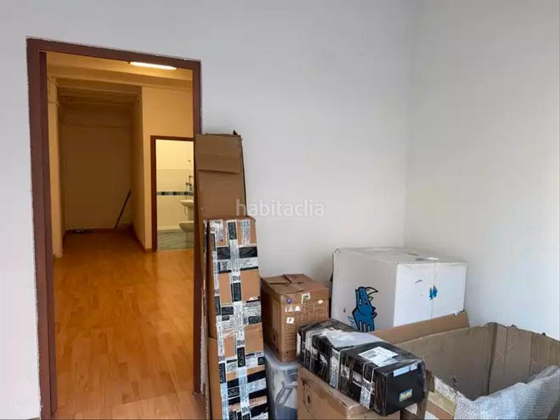 Foto bd6adb32-100f-4ca1-8bbc-511862cbc4a7. Location local commercial dans Eixample Sud-Migdia Girona