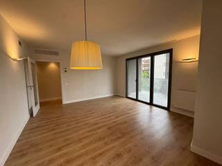 Affitto Appartamento in Montilivi. Piso a estrenar orientación sur con terraza, piscina y parking