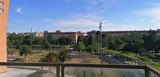Rent Flat in Eixample Sud-Migdia. Piso de alquiler en casernes, con vistas al parc migdia