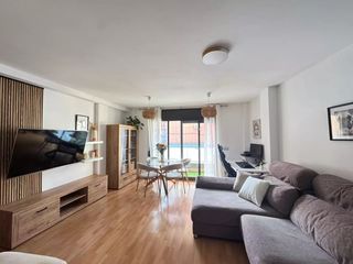 Flat in Eixample-Horta Capallera. Piso con salida y parking