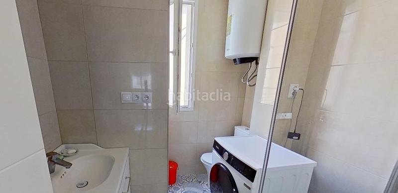 Foto ee5f6189-5e27-4d3d-aa8f-3ad38c924783. Piso en calle padre pedro velasco 2 piso reformado a pasos de la playa de la malvarrosa en Valencia