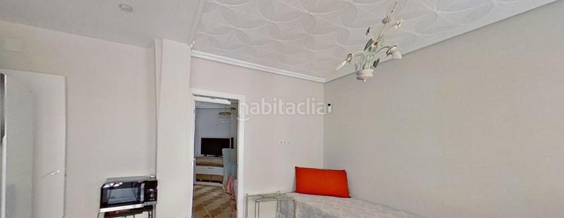 Foto f2789864-e165-4f2f-b768-4efa2e7a3fd1. Piso en calle padre pedro velasco 2 piso reformado a pasos de la playa de la malvarrosa en Valencia