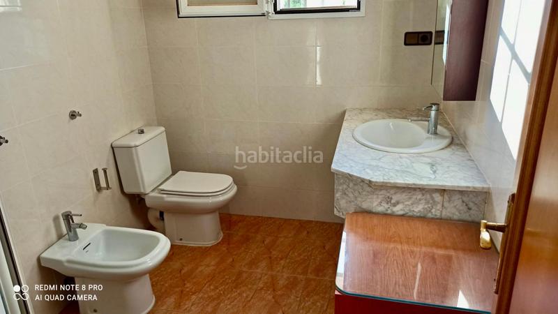 Foto cf43afb0-a63d-46e0-bb41-ab70049d456d. Chalet  independiente en llombay en Llombai
