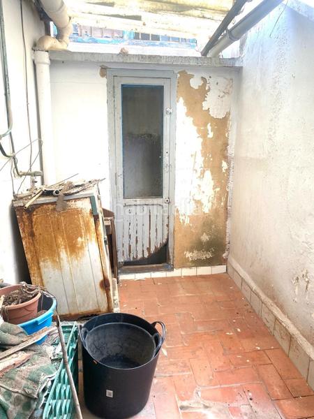 Foto f9fc22cc-0767-4fe5-b664-2f9e34a9fcc8. Casa en calle del padre luis navarro 236 casa en el cabañal de tres plantas para inversión en Valencia