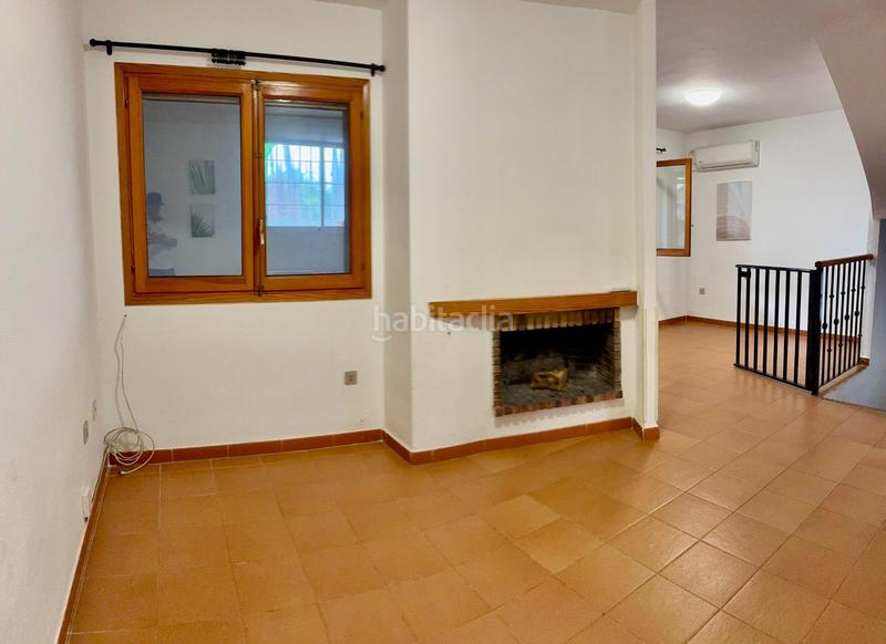 Foto 36a8ae05-05b8-487d-a730-bf0660d094ce. Casa adossada amb aparcament a Pla dels Aljubs Pobla de Vallbona (la)