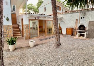 Reihenhaus in Pla dels Aljubs. Chalet en venta en ribaroja de túria