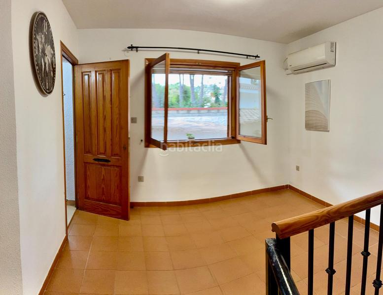 Foto dd53aa39-d172-4e33-8543-7dd09b54aa13. Casa adossada amb aparcament a Pla dels Aljubs Pobla de Vallbona (la)