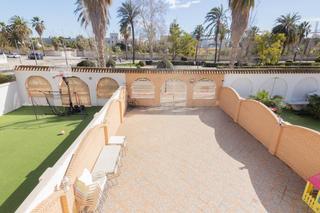 Chalet  Calle manuel carboneres. Oportunidad única en nazaret!