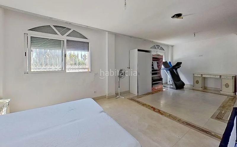 Foto 37f2348c-c47e-42b1-ac01-55803e7d4f14. Chalet mit parking in Natzaret Valencia