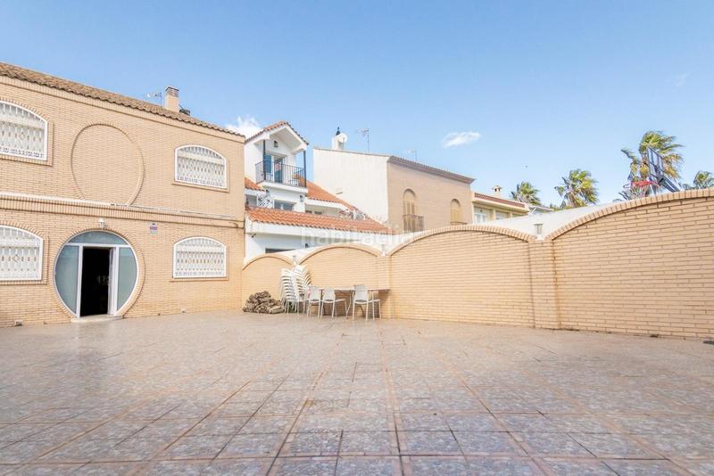 Foto 790b869f-3c69-49c6-81c7-44b599f1dcdd. Chalet mit parking in Natzaret Valencia