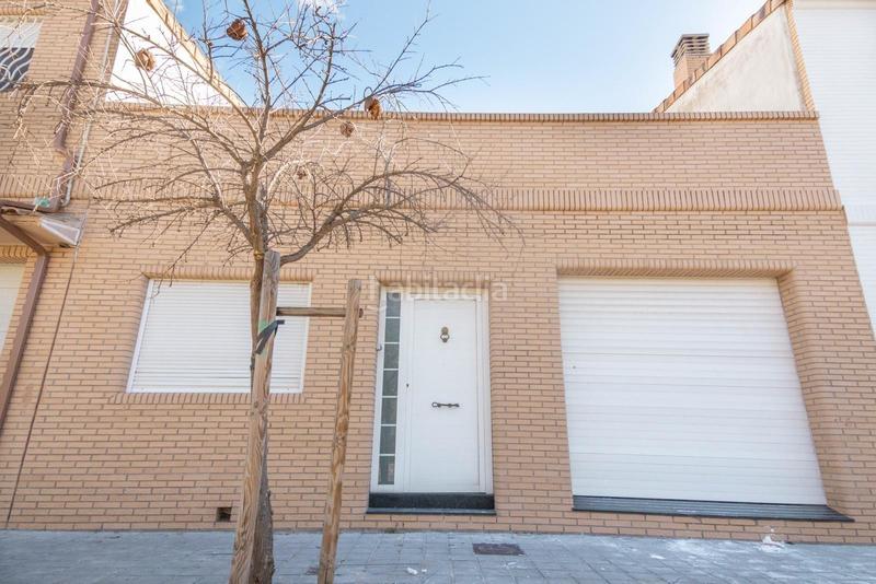 Foto 7f7e3705-629e-46d5-9267-ad106808a259. Chalet mit parking in Natzaret Valencia