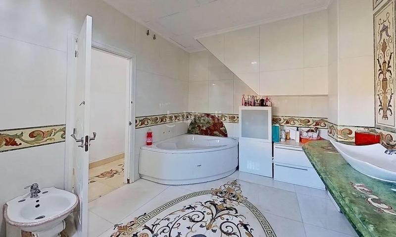 Foto a4ae08e8-0768-4f2d-b905-e04f89b0f61c. Chalet mit parking in Natzaret Valencia