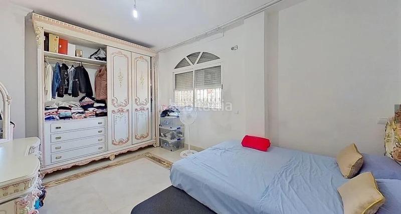 Foto a9926240-6188-4cb9-9fea-bc49162292fc. Chalet mit parking in Natzaret Valencia