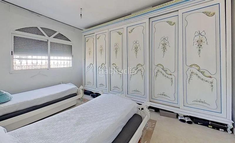 Foto ab372ff5-4b6d-4042-a9c8-9d12b3d60136. Chalet mit parking in Natzaret Valencia