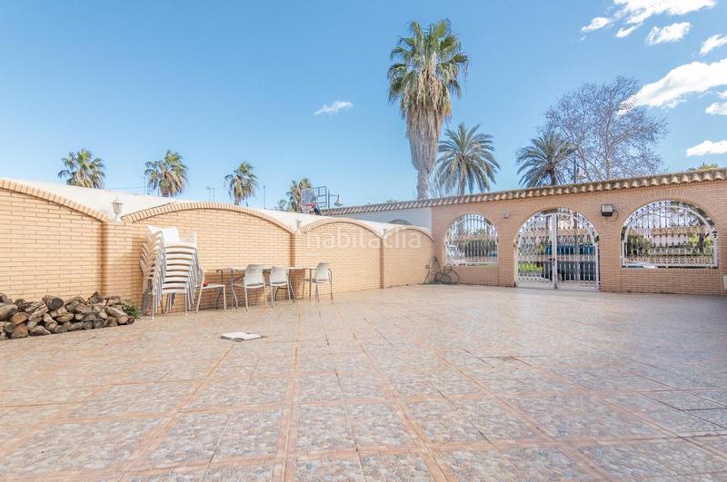 Foto b0b0648d-5cd1-48a6-afc2-4c64e47ce110. Chalet mit parking in Natzaret Valencia