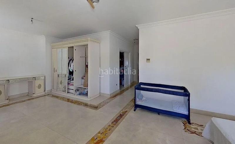 Foto b3b2472c-0ffb-4b50-a729-afc3235f0947. Chalet mit parking in Natzaret Valencia