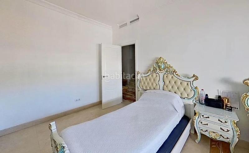 Foto d94fe905-6f5b-43b3-a49e-50b65e055a70. Chalet mit parking in Natzaret Valencia