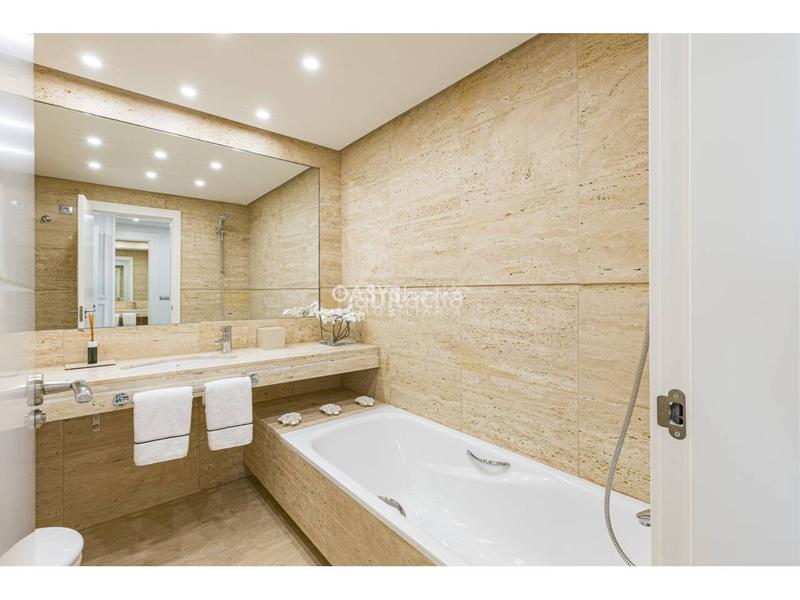 Foto bf4f1a2a-cef9-491c-8107-b2794d112f49. Pis amb calefacció aparcament piscina a Alameda Cartagena