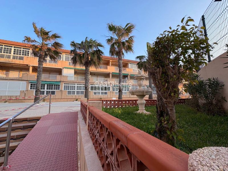 Foto f1a35466-58e6-49ce-b268-cba1d501d8cb. Pis amb piscina a Entremares Manga del Mar Menor (La)